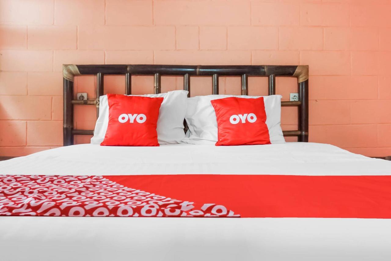 Hotel Oyo 91218 Karang Sono 2*